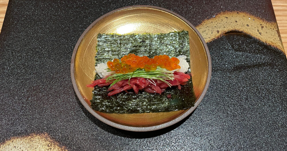 肉といくらの寿司