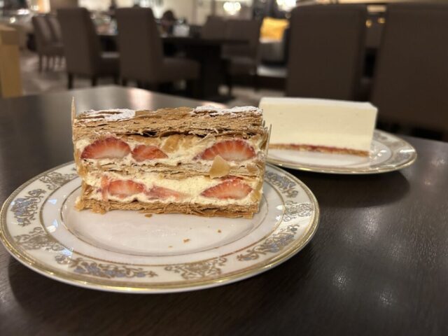 ラウンジのケーキ